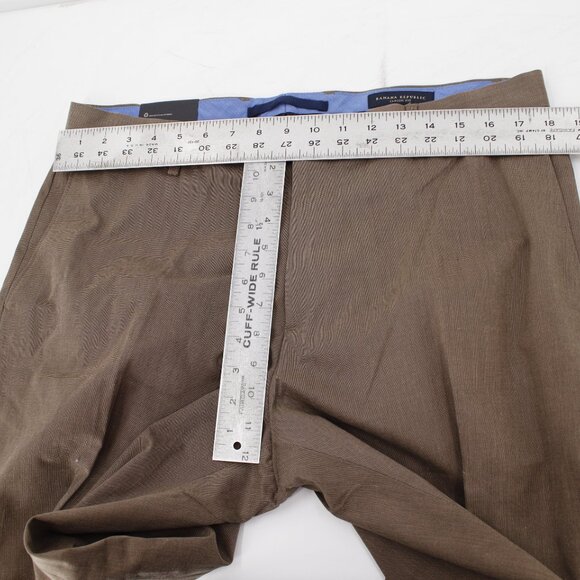 NWT Banana Republic Mens Pant, Classic Fit, Straight Leg, Flat Front, 35"x32" - Picture 8 of 14